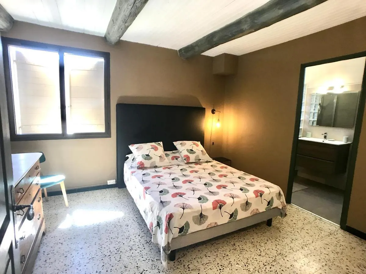 Holiday home Le Mas Du Felibre Caumont-sur-Durance